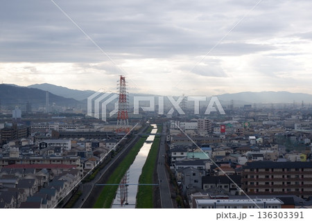 東大阪市東花園上空からの景色 136303391