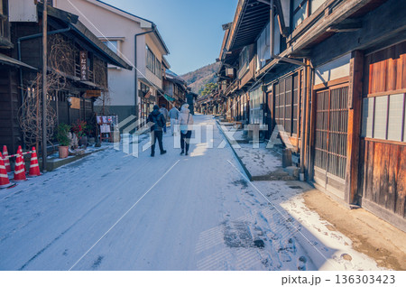 【奈良井宿】雪景色の宿場町【木曽路】 136303423