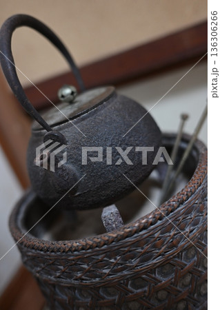 囲炉裏のある風景 136306266