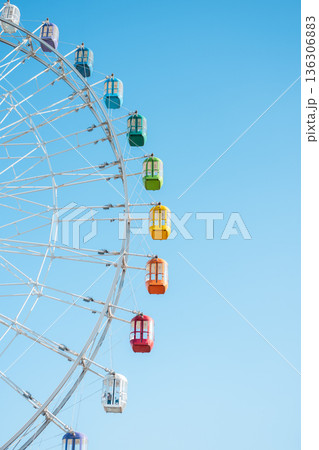 カラフルな観覧車 カラフルな観覧車 136306883