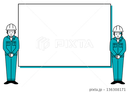 ホワイトボードとお辞儀をするヘルメットの作業員の男女 136308171