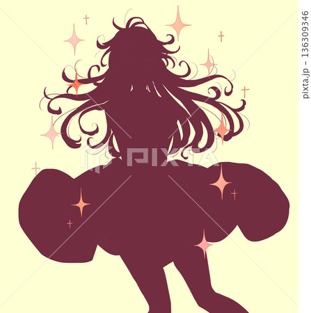 ワンピースを着た神秘的な女性 シルエット キラキラ ワンピースを着た神秘的な女性 シルエット キラキラ 136309346