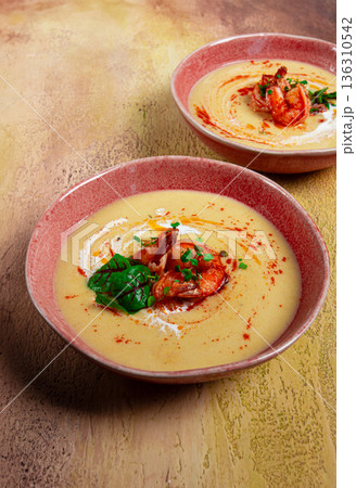 pumpkin cream soup with shrimp, herbs and spices, homemade, no people, pumpkin cream soup with shrimp, herbs and spices, homemade, no people, 136310542