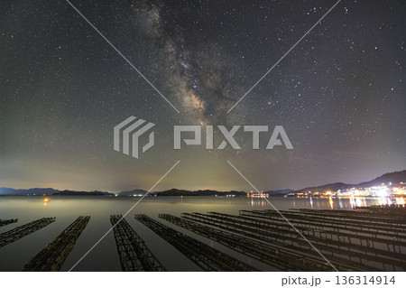 瀬戸内の春の星景色昇る天の川とさそり座 136314914