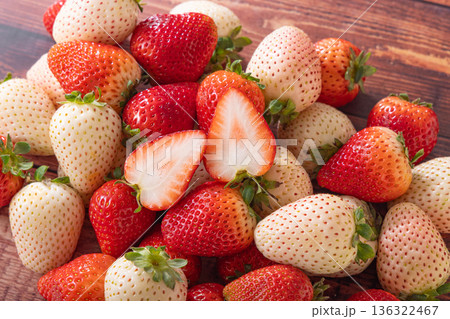 新鮮な苺 136322467