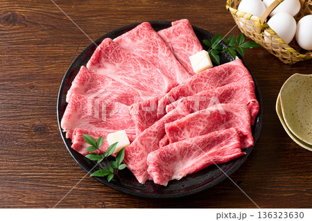 すき焼き用　国産和牛肩ロース薄切り 136323630