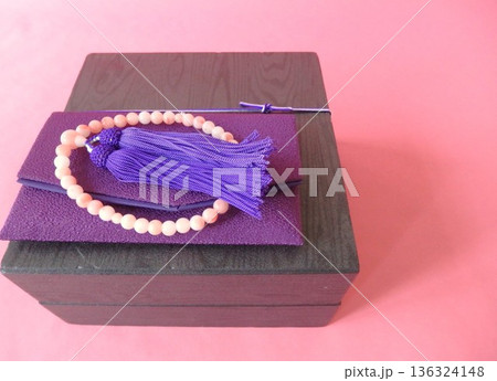 落ち着いた会席イメージ　数珠 136324148