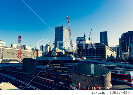東京都市風景 新宿駅西口の再開発工事 2026.01 g-2 暖色寒色強調 東京都市風景 新宿駅西口の再開発工事 2026.01 g-2 暖色寒色強調 136324420