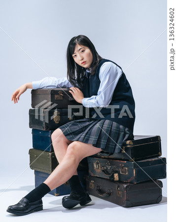 制服を着た女子学生のポートレート 制服を着た女子学生のポートレート 136324602