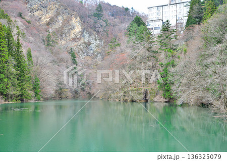 岩壁　湖中湖　みなかみ町　赤谷湖　猿ヶ京　　 136325079