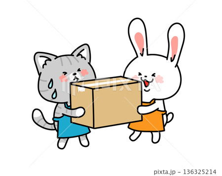大きなダンボール箱を運ぶ猫とウサギ 136325214