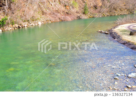 赤谷川　湖中湖　みなかみ町　赤谷湖　猿ヶ京　　 136327134