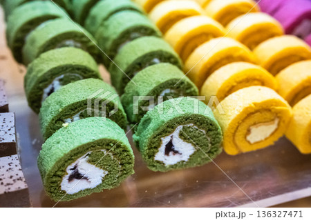 ロールケーキ 136327471