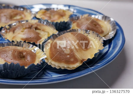 さつま芋のココアマーブル蒸しパン 136327570