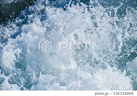 泡の素材 136328806