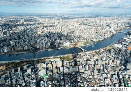 東京スカイツリーの展望台からの景色　東京都墨田区押上 136328845
