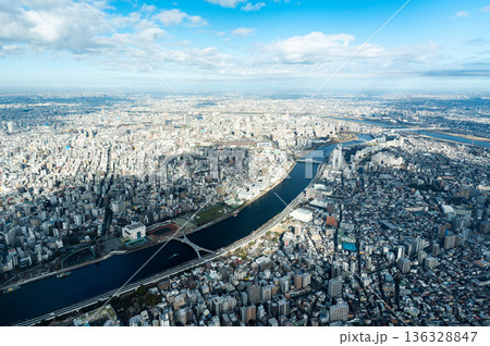 東京スカイツリーの展望台からの風景　東京都墨田区押上 136328847