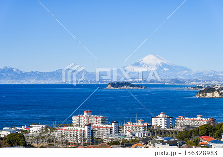 逗子からの富士山と江ノ島 逗子からの富士山と江ノ島 136328983
