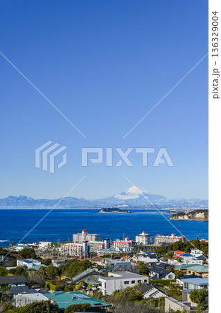 逗子からの富士山と江ノ島 136329004
