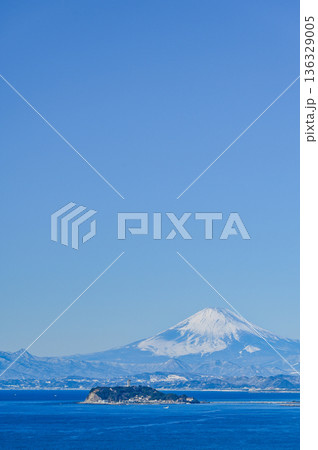 逗子からの富士山と江ノ島 136329005
