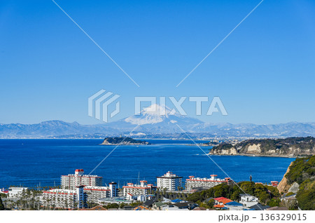 逗子からの富士山と江ノ島 136329015