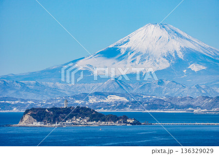 逗子からの富士山と江ノ島 逗子からの富士山と江ノ島 136329029