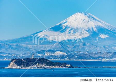 逗子からの富士山と江ノ島 逗子からの富士山と江ノ島 136329043
