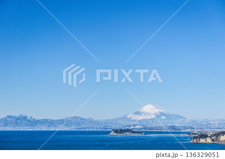 逗子からの富士山と江ノ島 逗子からの富士山と江ノ島 136329051