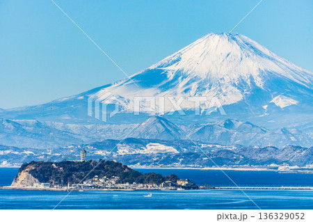 逗子からの富士山と江ノ島 逗子からの富士山と江ノ島 136329052