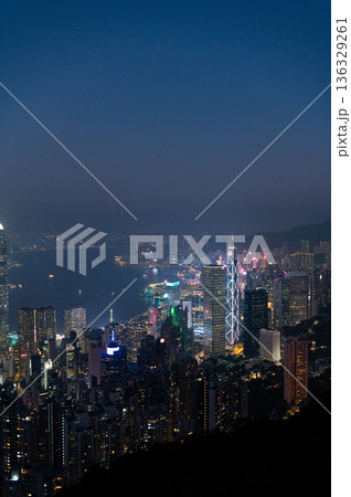 香港 ビクトリアピークからの夜景 香港 ビクトリアピークからの夜景 136329261