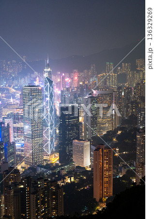 香港　ビクトリアピークからの夜景 136329269