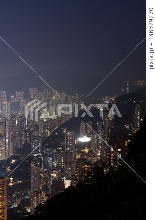 香港　ビクトリアピークからの夜景 136329270
