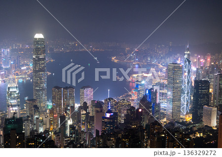 香港 ビクトリアピークからの夜景 香港 ビクトリアピークからの夜景 136329272