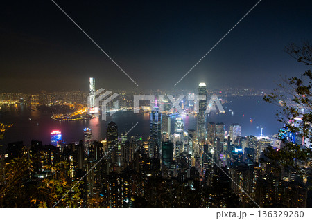 香港 ビクトリアピークからの夜景 香港 ビクトリアピークからの夜景 136329280