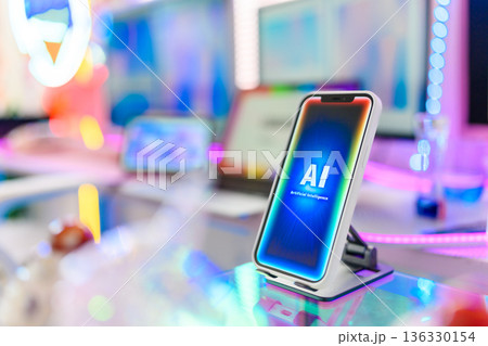 スマホ画面にAI表示 136330154