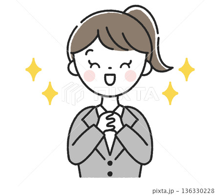 感激する女性社員 136330228