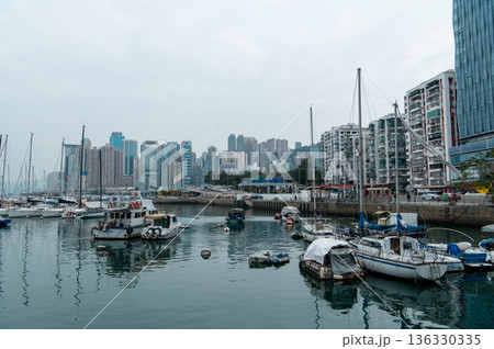 香港の街並み 136330335