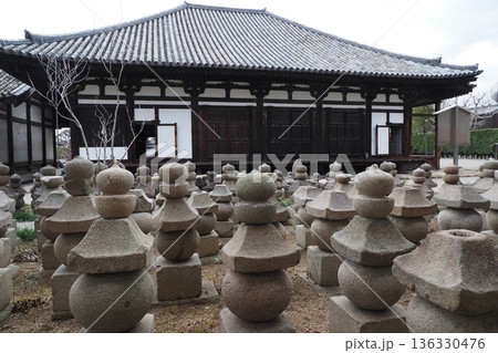 奈良元興寺の建物 奈良元興寺の建物 136330476