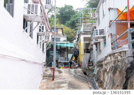 香港　塔門島の海と町並み 136331395