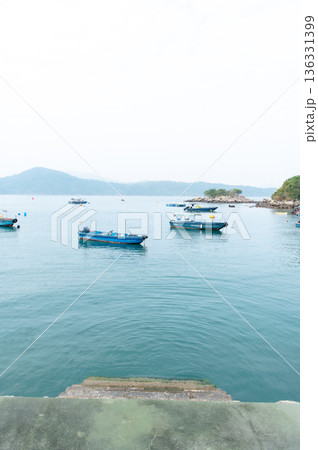 香港　塔門島の海と町並み 136331399