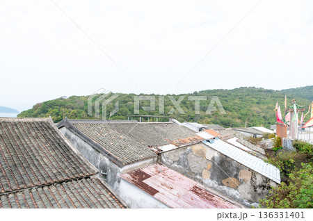 香港　塔門島の海と町並み 136331401