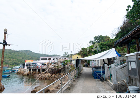 香港 塔門島の海と町並み 香港 塔門島の海と町並み 136331424