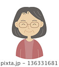 70代から80代ぐらいの女性のイラストエレガントな落ち着いた雰囲気 136331681
