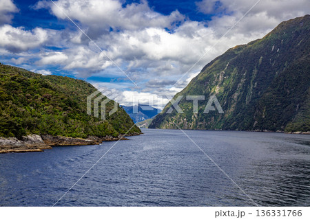 ィヨルドランド国立公園 136331766