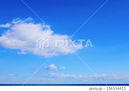 青い海と空 青い海と空 136334413