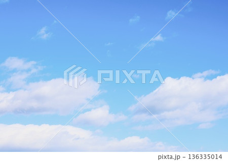 青空と白い雲 青空と白い雲 136335014