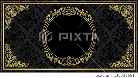 高級感のある黒と金色の飾り枠とダマスク柄の背景　アンティークなフレーム素材 136335651