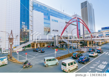 東京都の都市風景　立川駅北口ロータリー 136336138