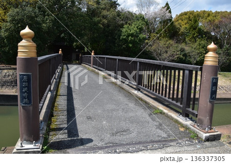 秋篠川にかかる唐招提寺橋 秋篠川にかかる唐招提寺橋 136337305