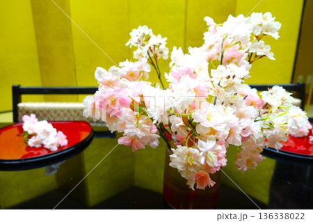 桜の花のあるお座敷 桜の花のあるお座敷 136338022